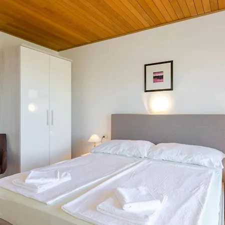 فيلة Seaside By Jr